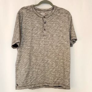 UNTUCKit T-shirt